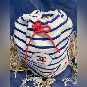 Chanel - Navy style cosmetic bag